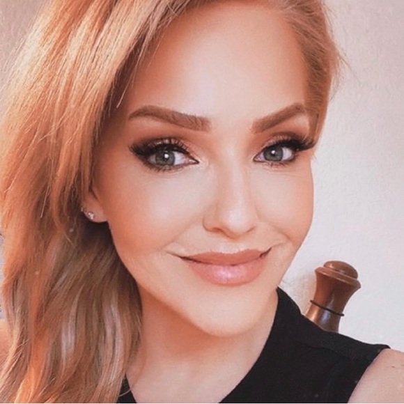 Meet your Posher, Nancy - Picture 2 of 3